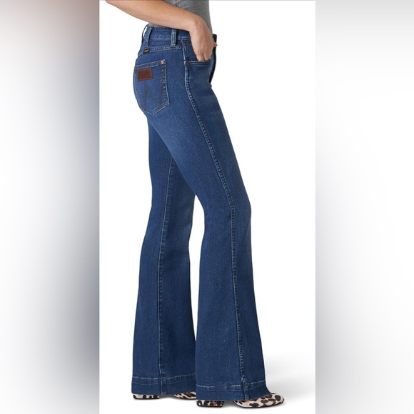 Wrangler Denim - Wrangler Women's Retro High Rise Trouser Jeans